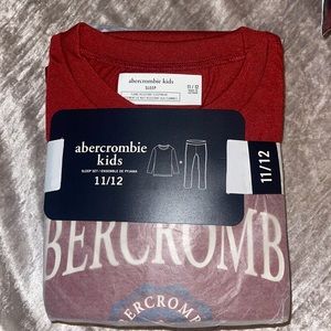 Abercrombie Kids Sleep Set Red Pattern Size 11/12